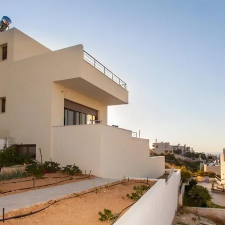 Luxurious Rikas * Λυγαριά